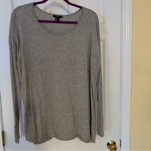 Light gray oversized lightweight pullover sweater by H&M.